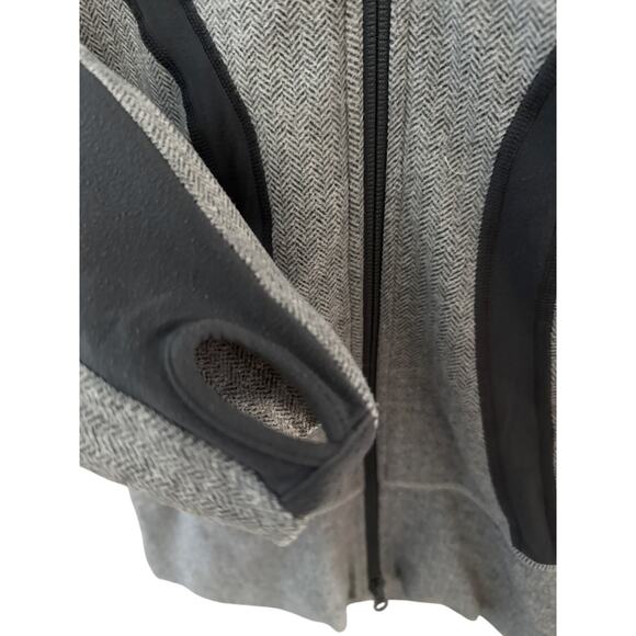 Lululemon Brushed Stride Jacket Ghost Heathered Coal Herringbone / Coal Size 6 - Picture 10 of 11